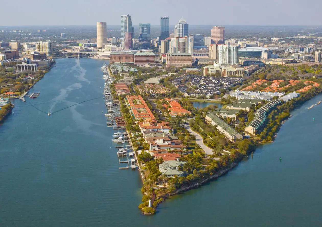 Aerial view of Harbour Island and the downtown Tampa skyline